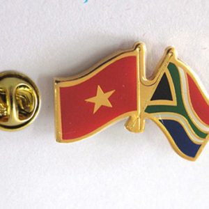 Huy hiệu Lá cờ Việt Nam - Nam Phi